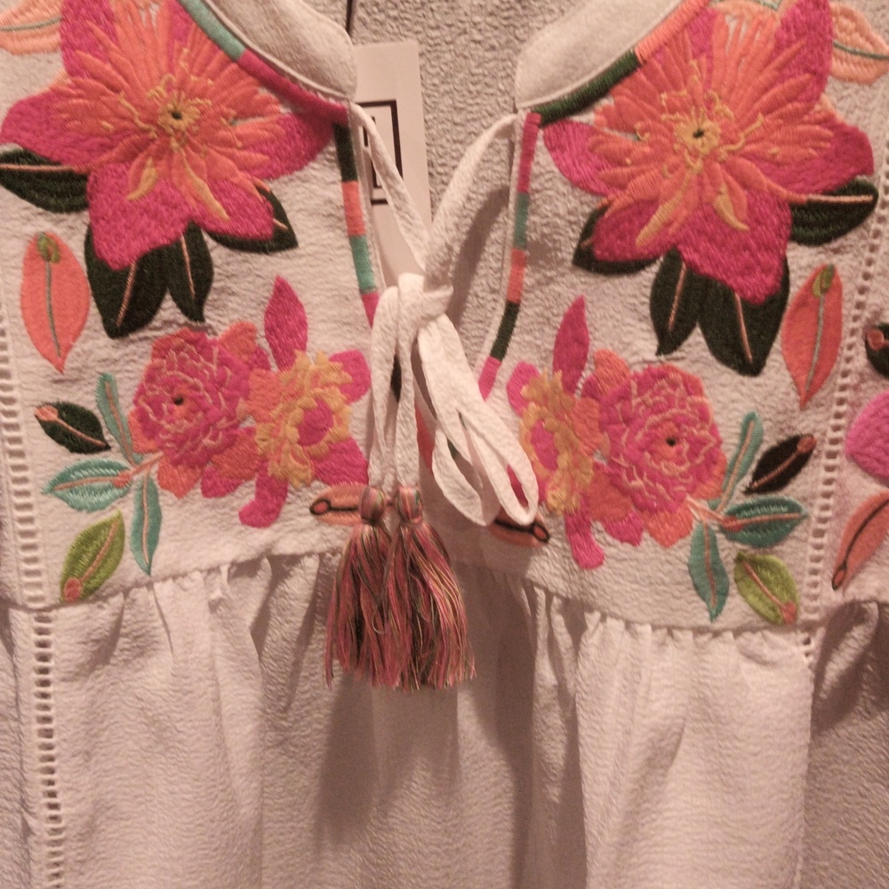 THML White Floral Embroidered Short Sleeve Peasant Blouse - Picture 6 of 16